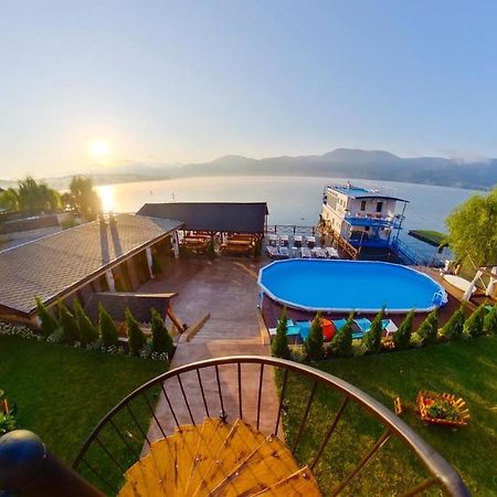 Mustaciosul Dunarii Ieşelniţa Esterno foto