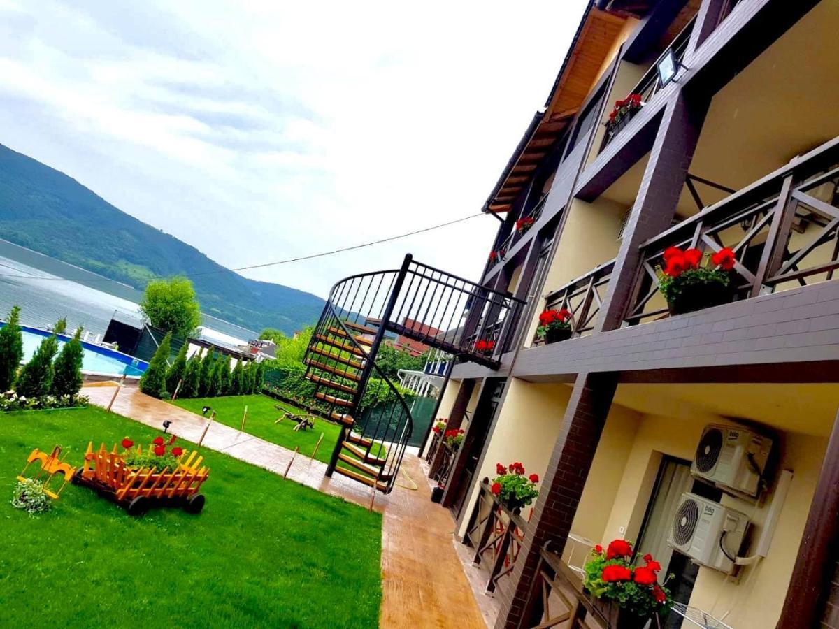 Hotel Mustaciosul Dunarii Ieşelniţa Esterno foto
