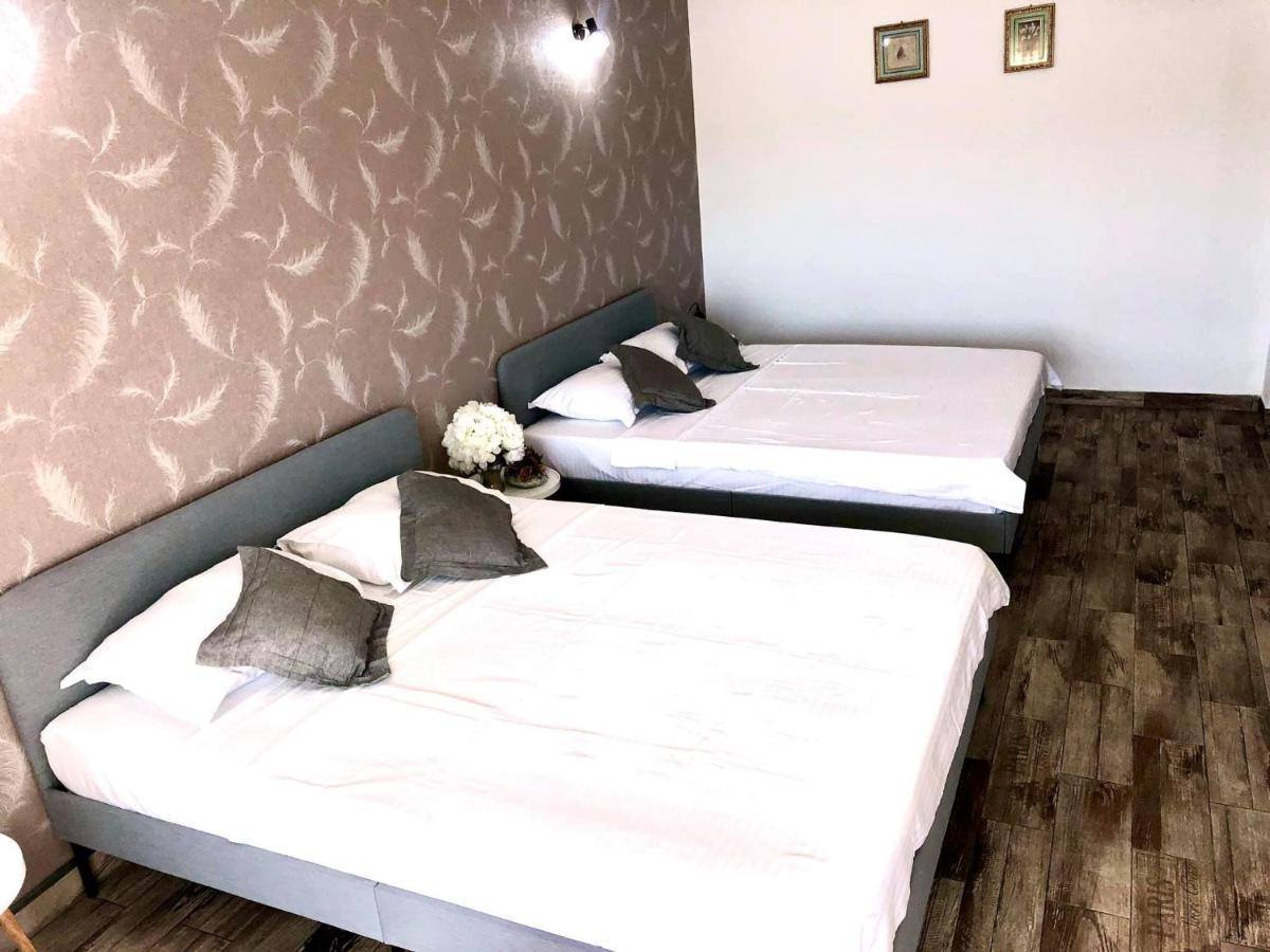 Hotel Mustaciosul Dunarii Ieşelniţa Esterno foto