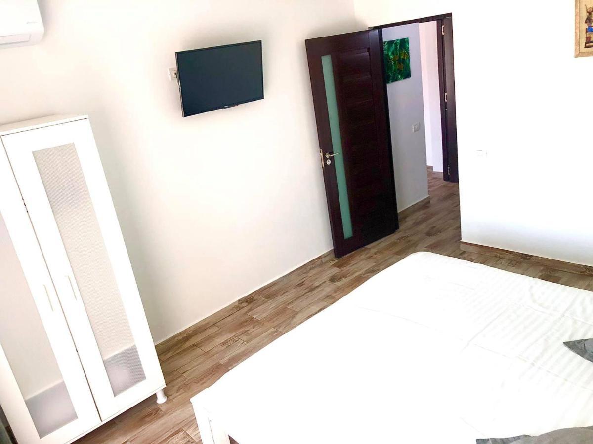 Mustaciosul Dunarii Ieşelniţa Esterno foto