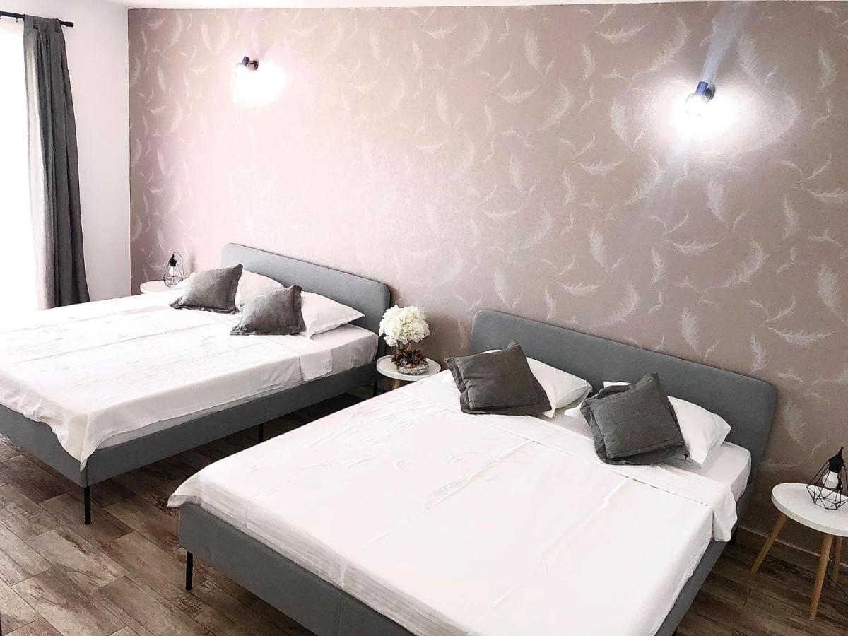Hotel Mustaciosul Dunarii Ieşelniţa Esterno foto