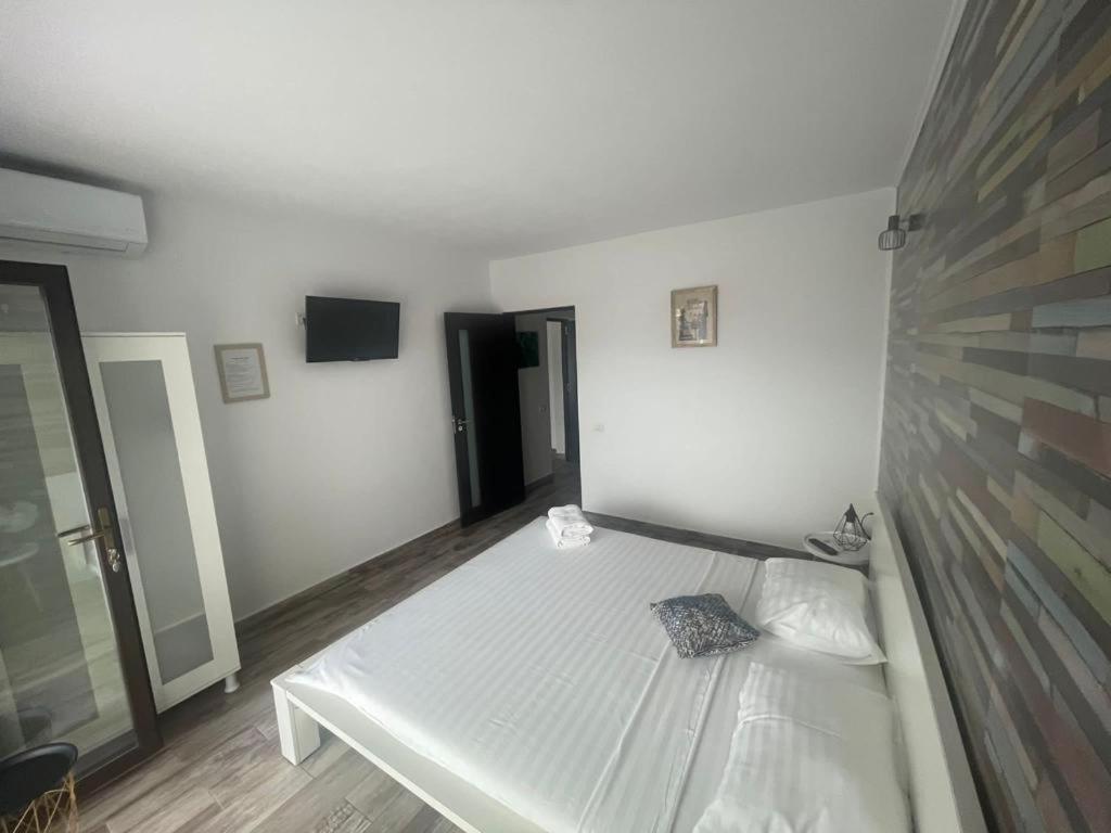 Hotel Mustaciosul Dunarii Ieşelniţa Esterno foto