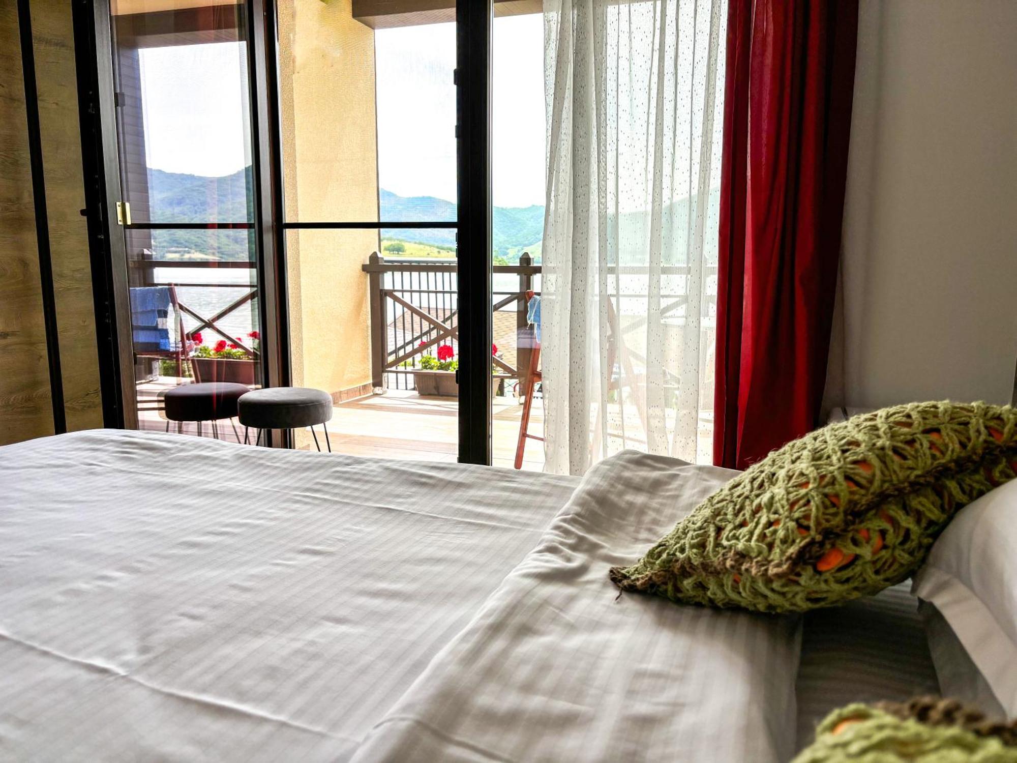Hotel Mustaciosul Dunarii Ieşelniţa Esterno foto