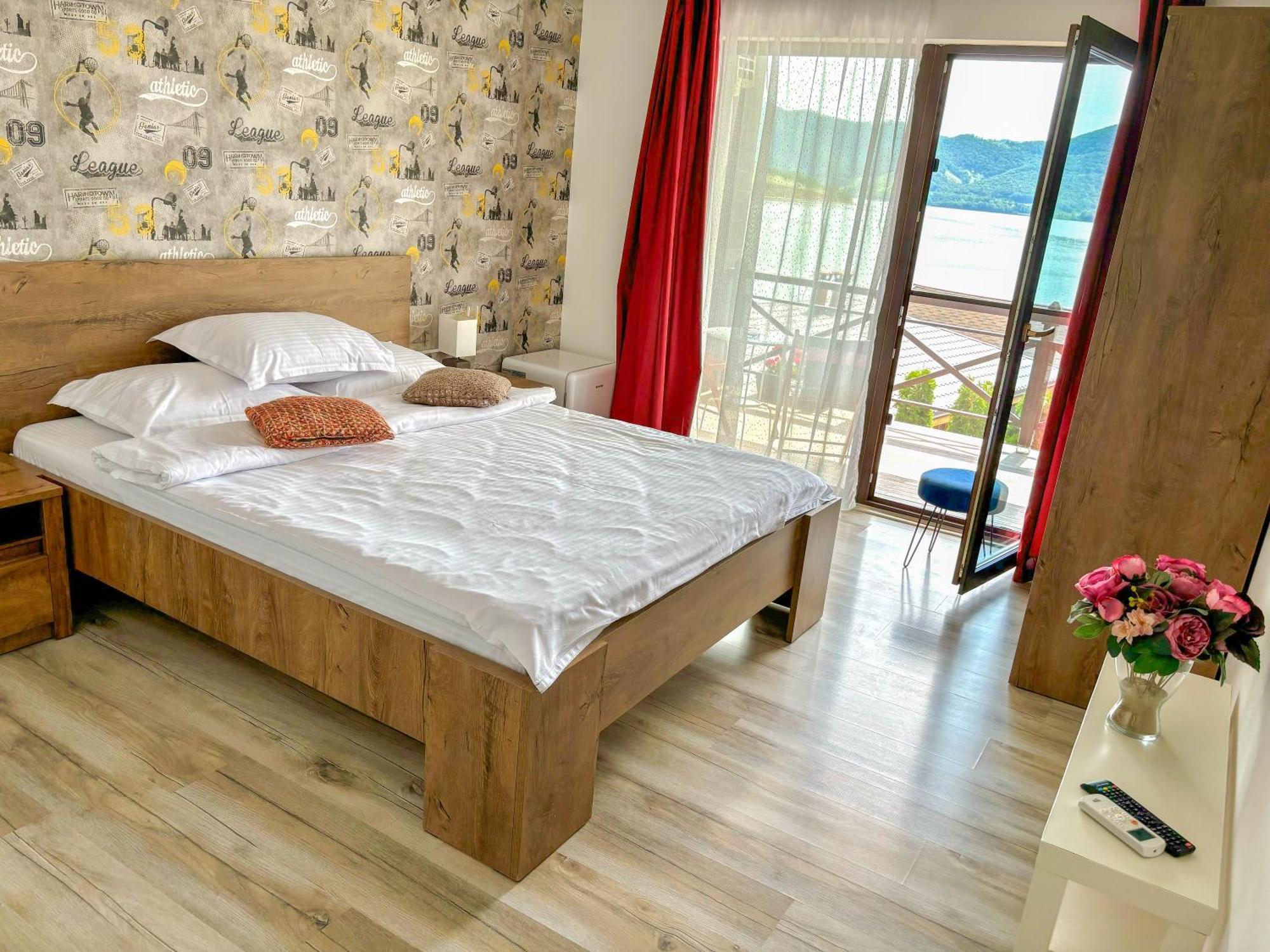 Hotel Mustaciosul Dunarii Ieşelniţa Esterno foto