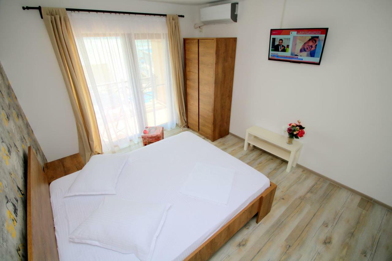 Hotel Mustaciosul Dunarii Ieşelniţa Esterno foto