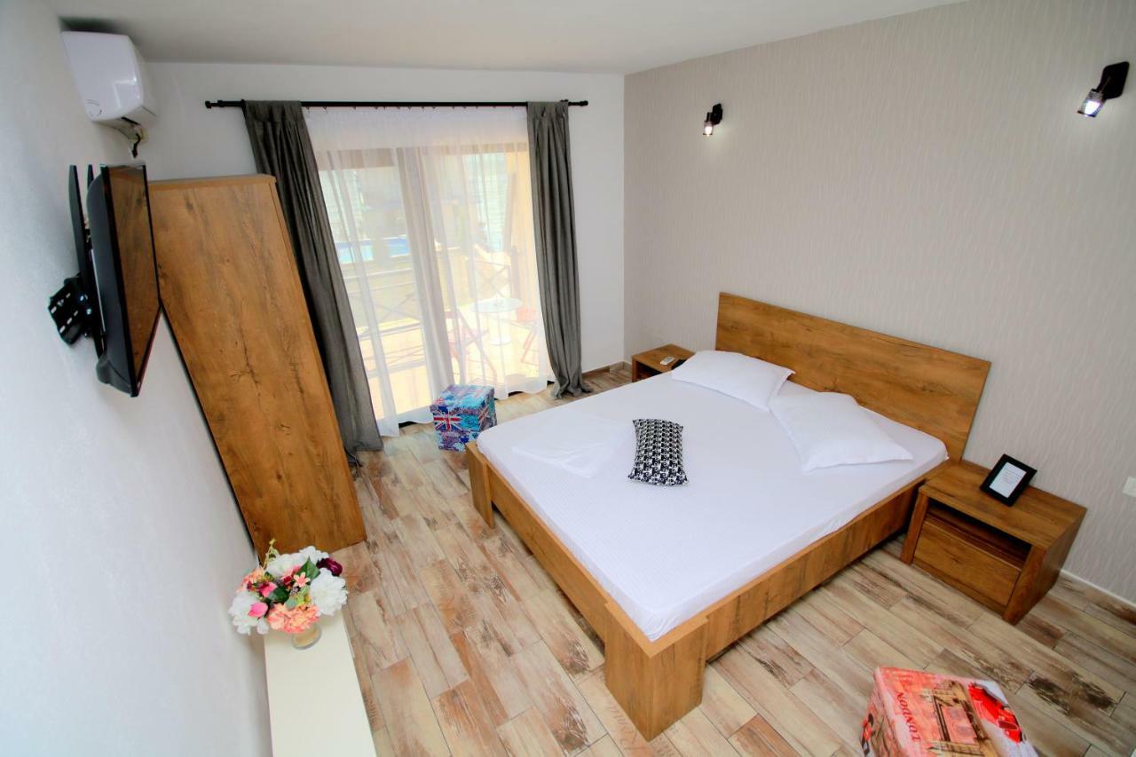 Hotel Mustaciosul Dunarii Ieşelniţa Esterno foto